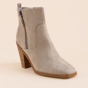 Francesca’s Indigo rd. Idol Square Grey Ankle Boots with Heel SZ 7